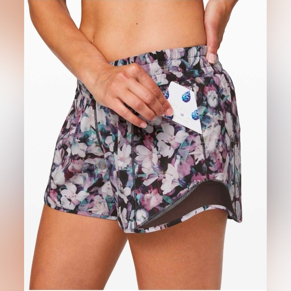 Lululemon Hotty Hot Short II